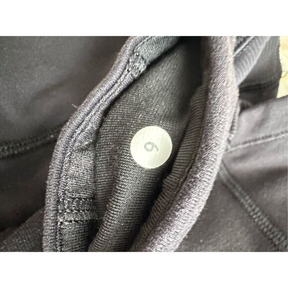 Lululemon Cropped Legging with Pockets size 6 - Picture 8 of 10